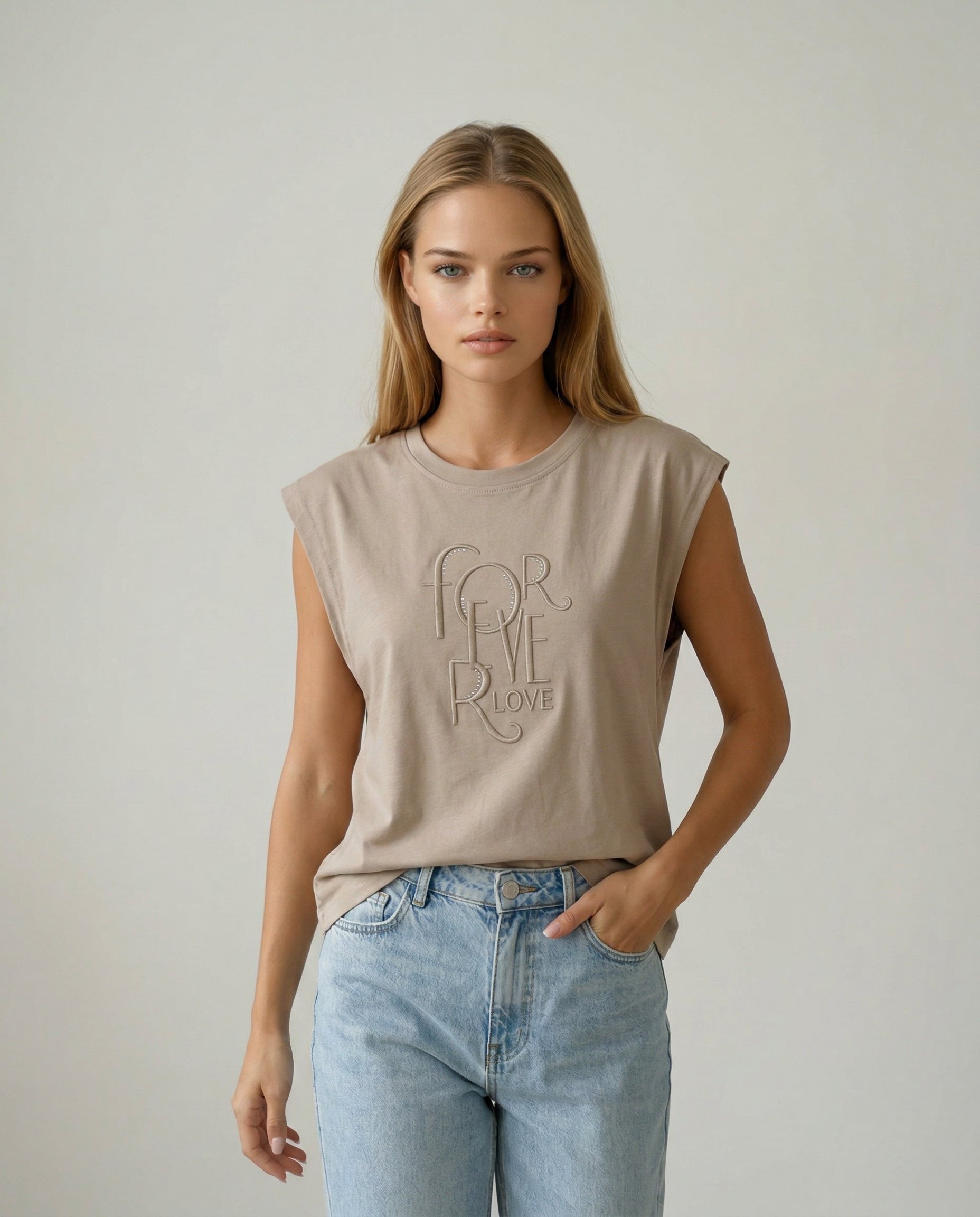 Bluzka z HAFTOWANYM NAPISEM - 10